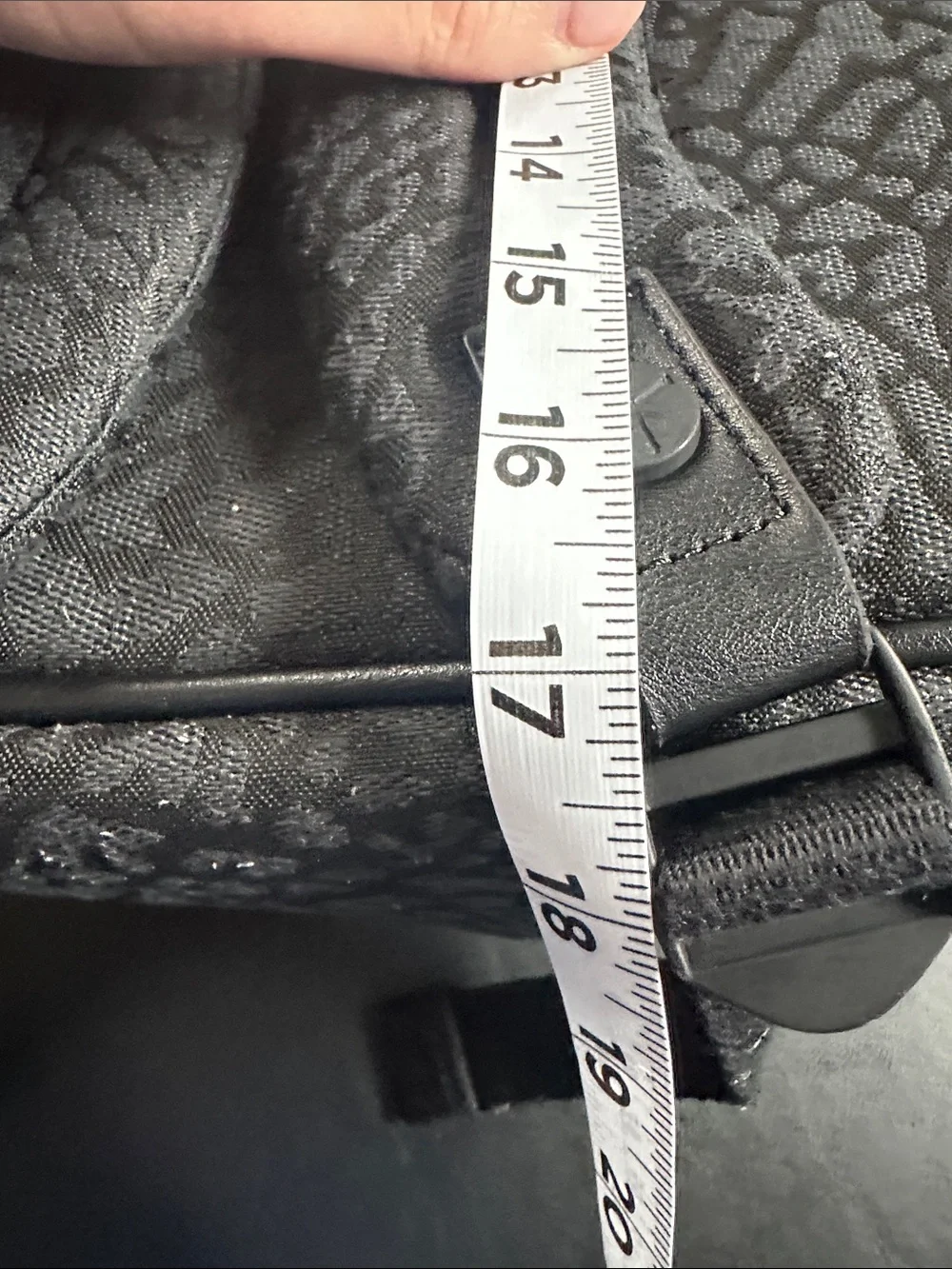 Jordan textured black